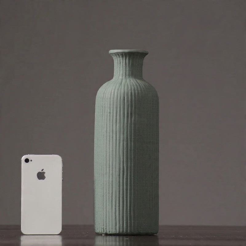 Minimalistisk keramisk vase
