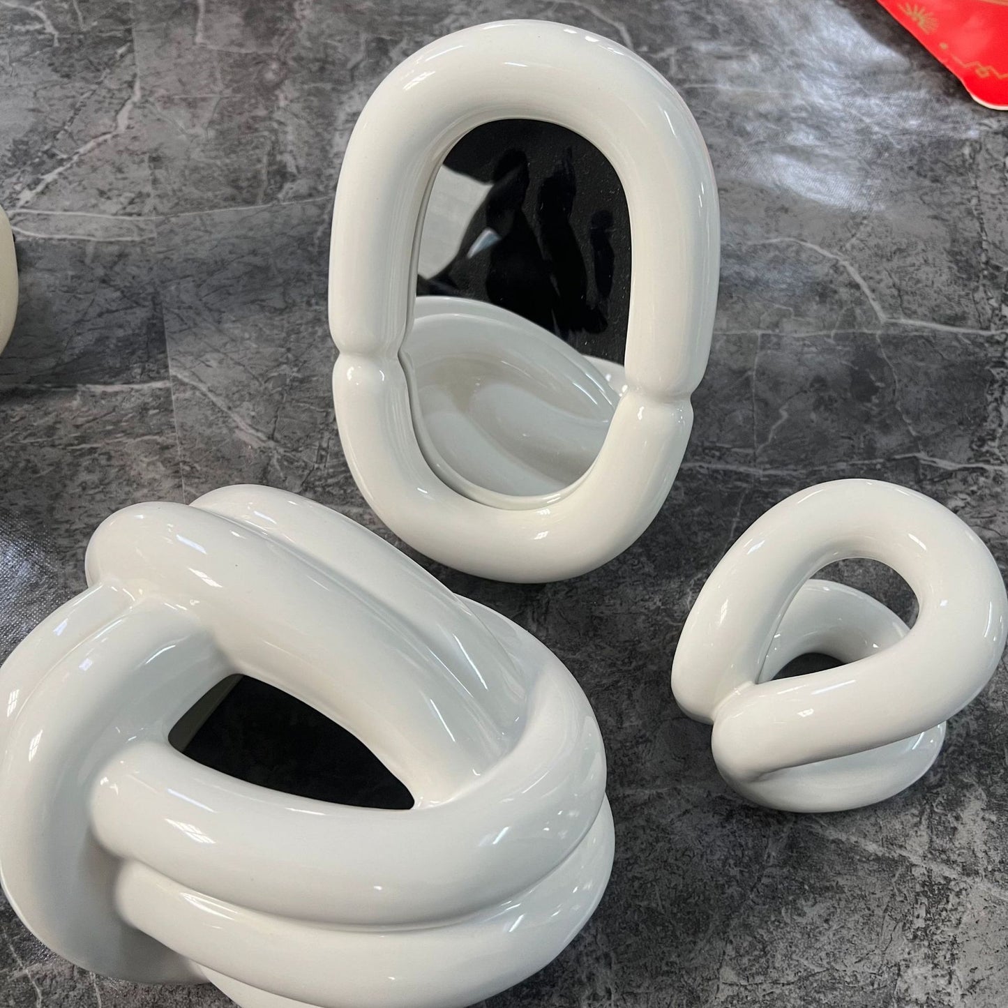 Keramisk vævsæske med uldkugle 