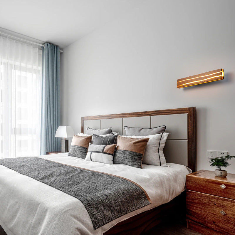 LED-væglampe i massivt træ 