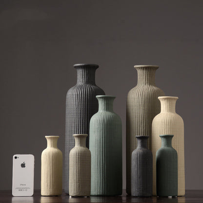 Minimalistisk keramisk vase
