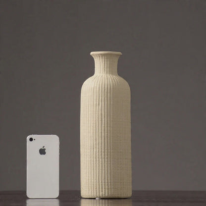 Minimalistisk keramisk vase